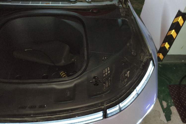 Used XPeng P7 2022 480E Engine Bay Left