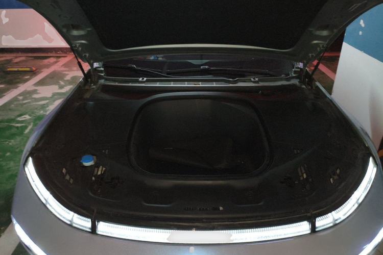 Used XPeng P7 2022 480E Engine Bay