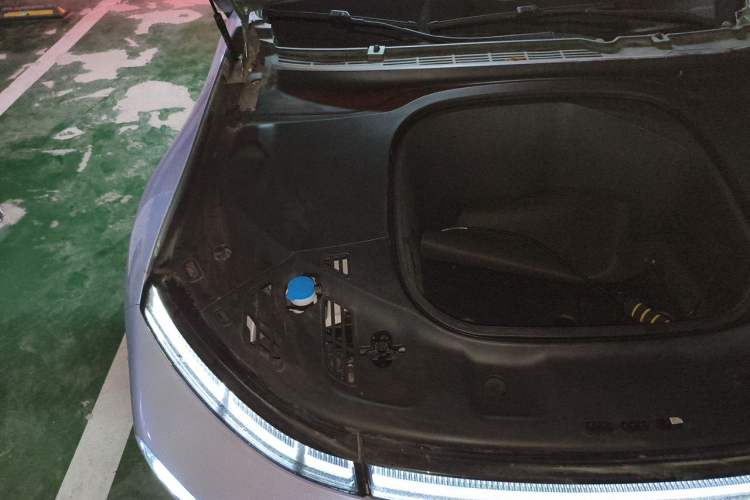 Used XPeng P7 2022 480E Engine Bay Right