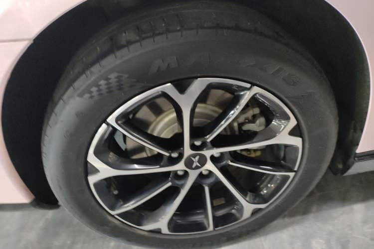 Used XPeng P7 2022 480E Exterior 8