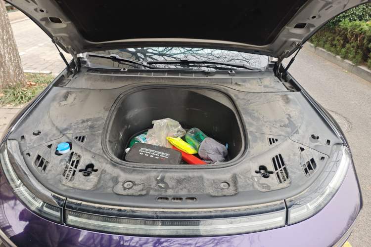 Used XPeng P7 2022 670E+ Engine Bay