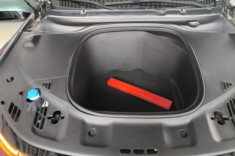 Used XPeng P7 2022 625E Engine Bay
