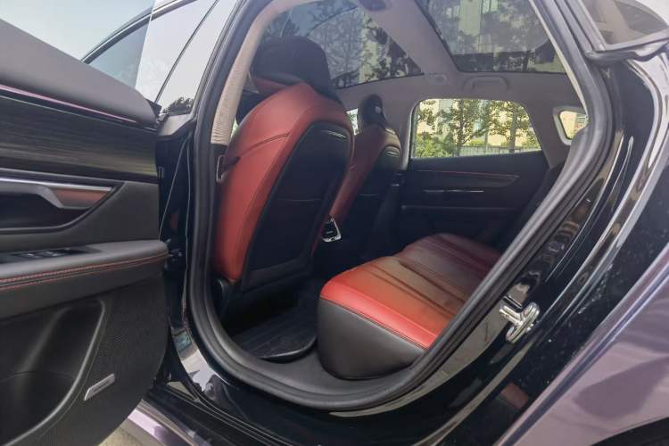 Used XPeng P7 2022 670N+ Interior 4