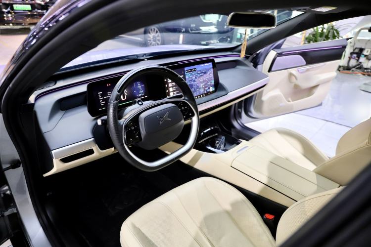 Used XPeng P7 2022 480G+ Interior 5