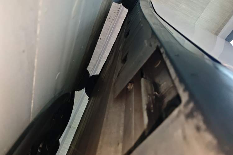 Used XPeng P7 2022 586G Right Side Sill