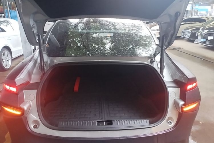 Used XPeng P7 2022 625E Trunk