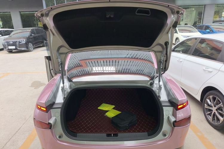 Used XPeng P7 2022 670N+ Trunk