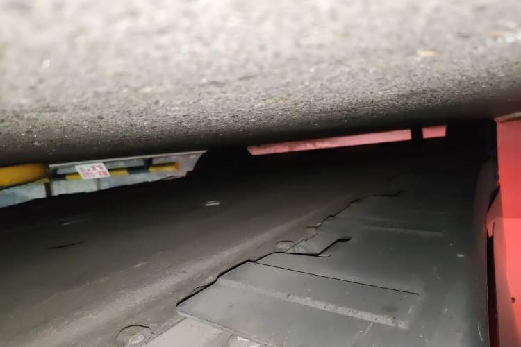 Used XPeng P7 2022 480E Chassis Front Right