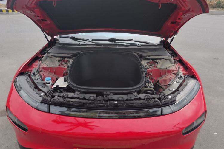 Used XPeng P7 2022 670E+ Engine Bay