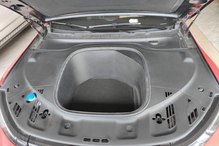 Used XPeng P7 2022 480E Engine Bay