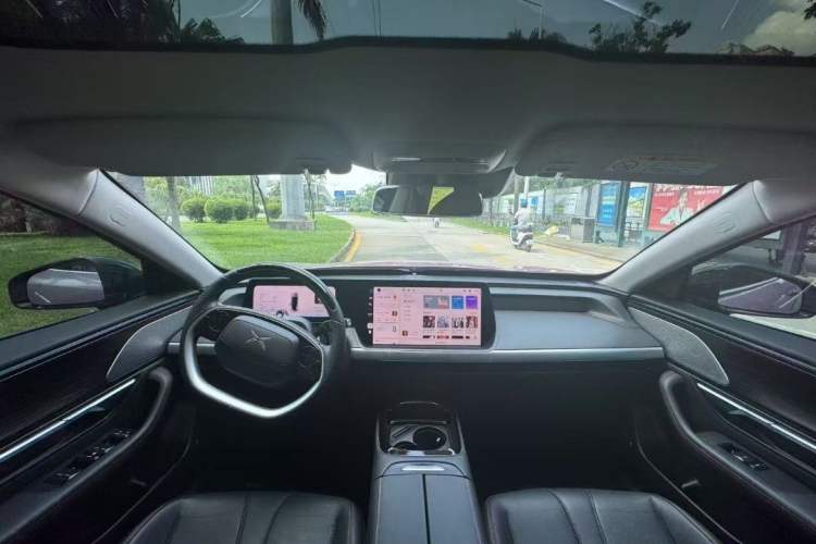 Used XPeng P7 2022 670N+ Interior 1