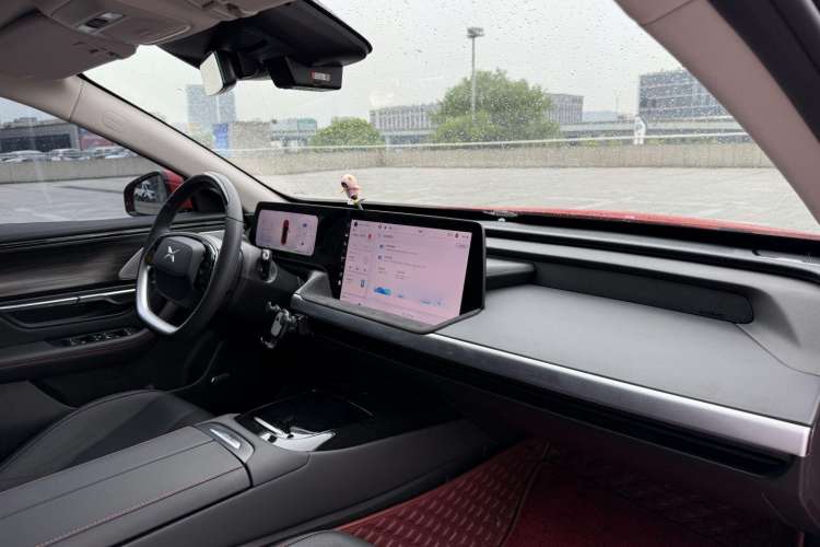 Used XPeng P7 2022 480E Interior 12