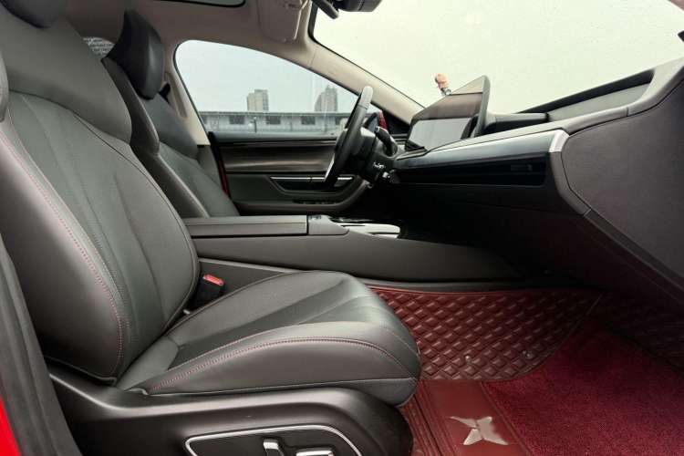 Used XPeng P7 2022 480E Interior 13