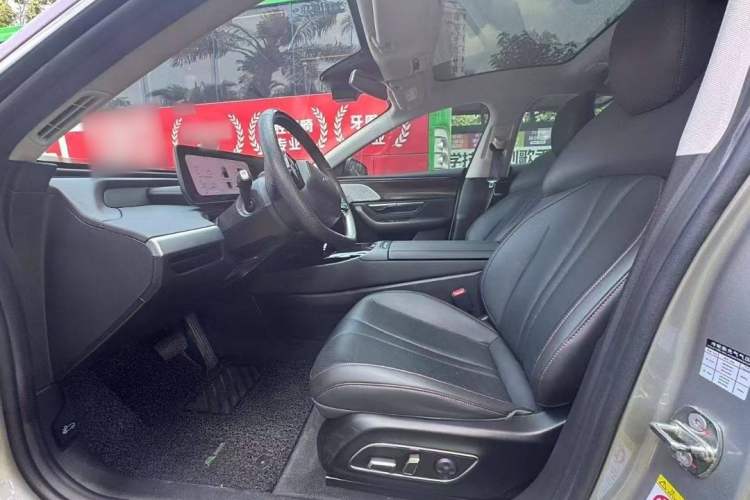 Used XPeng P7 2022 670N+ Interior 4