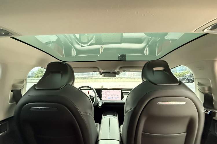 Used XPeng P7 2022 480E Interior 9