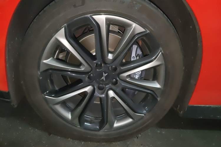 Used XPeng P7 2022 480E Right Front Wheel Hub