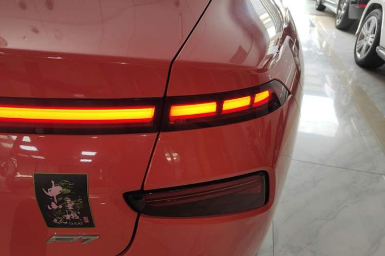 Used XPeng P7 2022 480E Right Rear Taillight