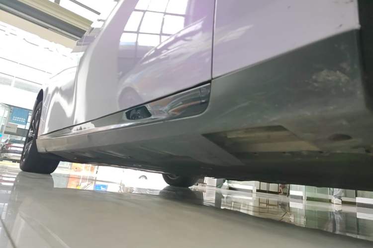 Used XPeng P7 2022 480E Right Side Sill