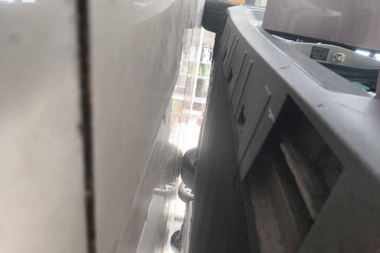 Used XPeng P7 2022 670N+ Right Side Sill