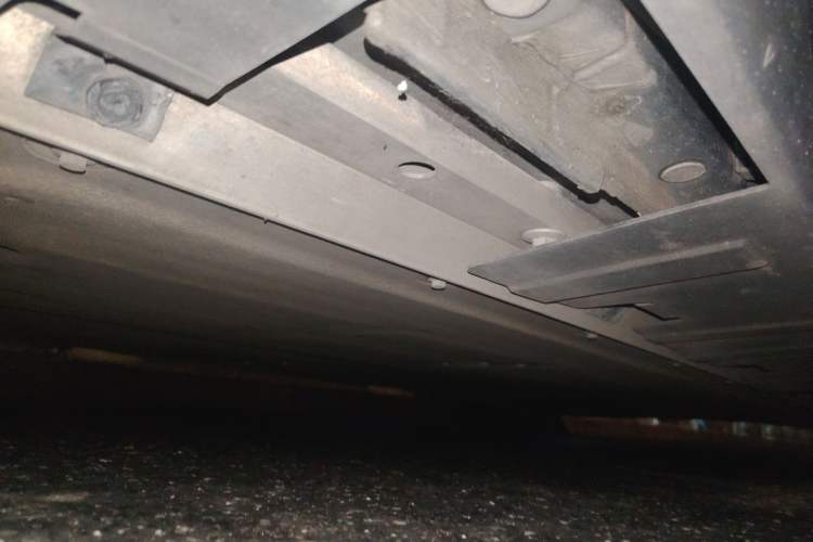 Used XPeng P7 2022 670N+ Chassis Front Left