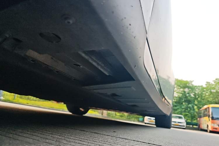 Used XPeng P7 2022 480E Chassis Front Left