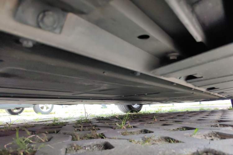 Used XPeng P7 2022 670N+ Chassis Front Left