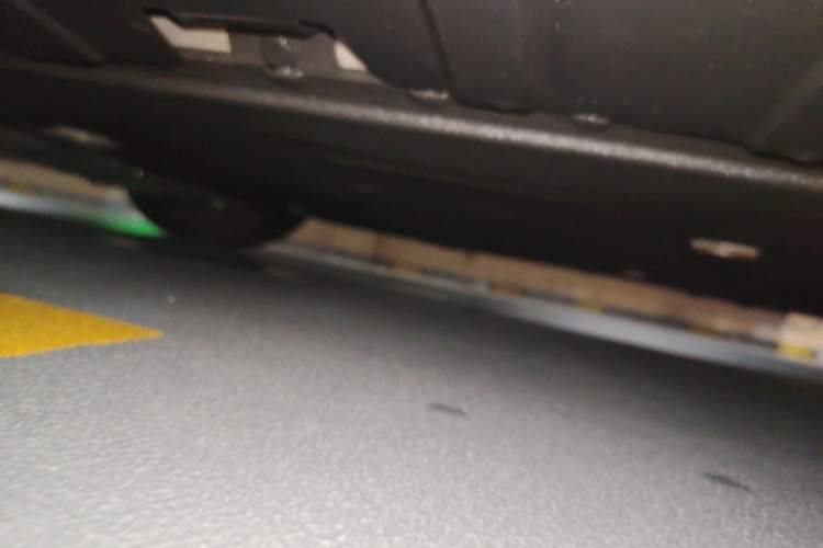 Used XPeng P7 2022 480E Chassis Front Left