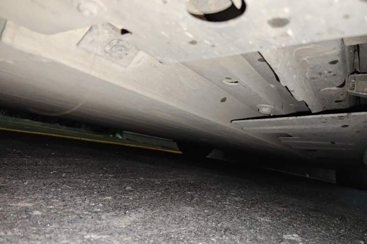 Used XPeng P7 2022 586G Chassis Front Left