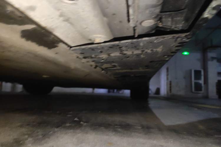 Used XPeng P7 2022 480E Chassis Front Left