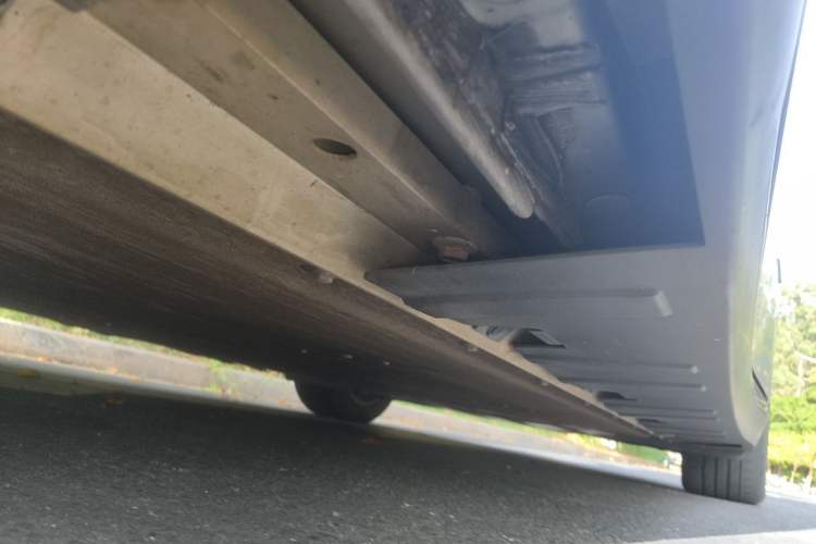 Used XPeng P7 2022 625E Chassis Front Left