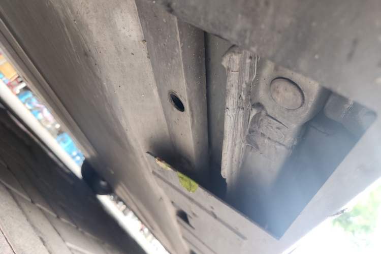 Used XPeng P7 2022 586G Chassis Front Left
