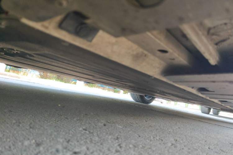 Used XPeng P7 2022 625E Chassis Front Left