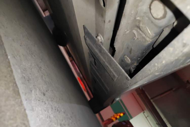 Used XPeng P7 2022 586G Chassis Front Left