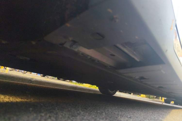 Used XPeng P7 2022 480E Chassis Front Left