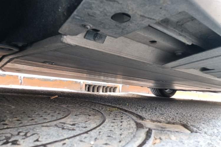 Used XPeng P7 2022 586G Chassis Front Left