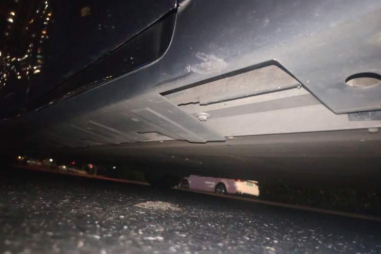 Used XPeng P7 2022 670N+ Chassis Front Right