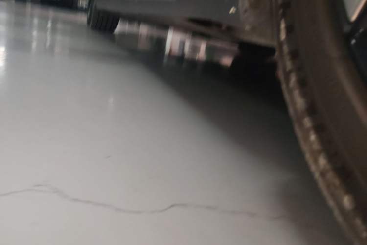 Used XPeng P7 2022 625E Chassis Front Right