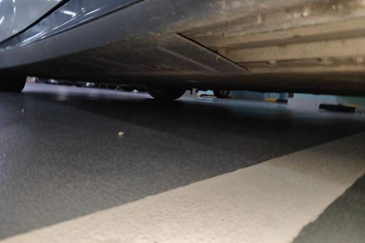 Used XPeng P7 2022 480E Chassis Front Right