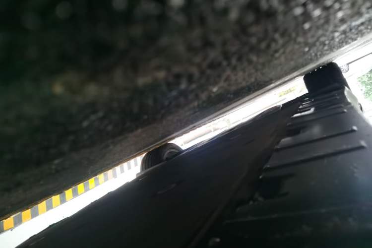 Used XPeng P7 2022 480E Chassis Front Right