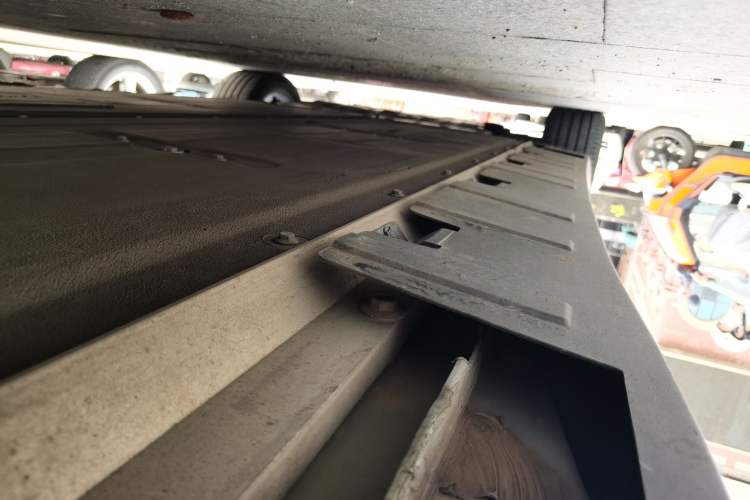 Used XPeng P7 2022 625E Chassis Rear Left