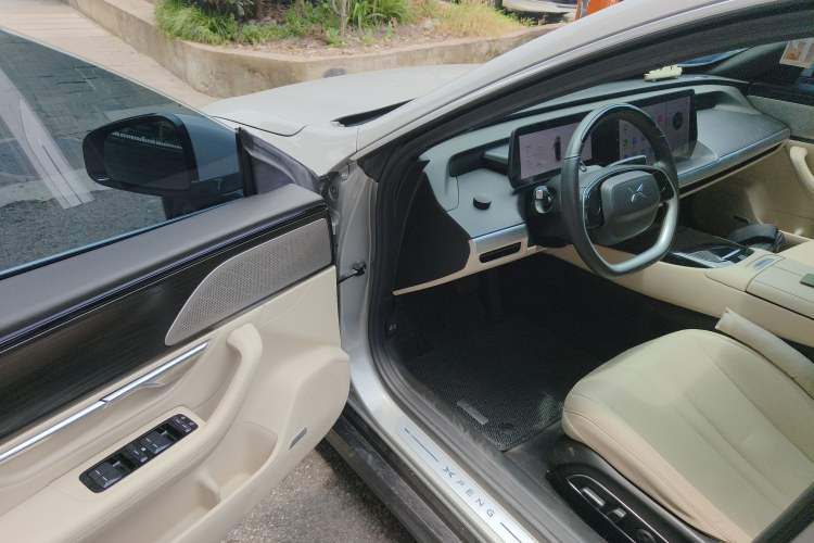 Used XPeng P7 2022 670E+ Driver Seat