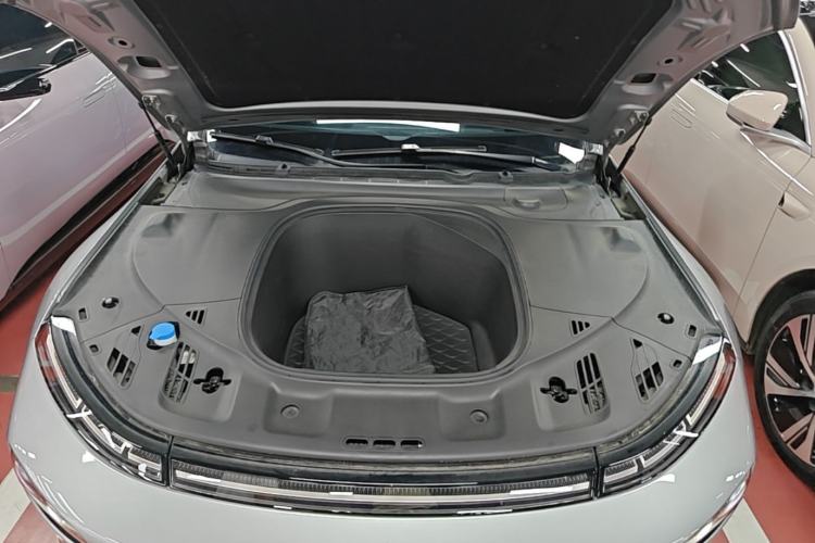Used XPeng P7 2022 670N+ Engine Bay