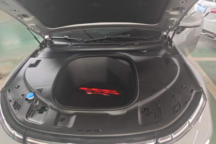 Used XPeng P7 2022 480E Engine Bay