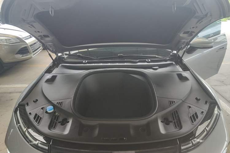 Used XPeng P7 2022 670N+ Engine Bay