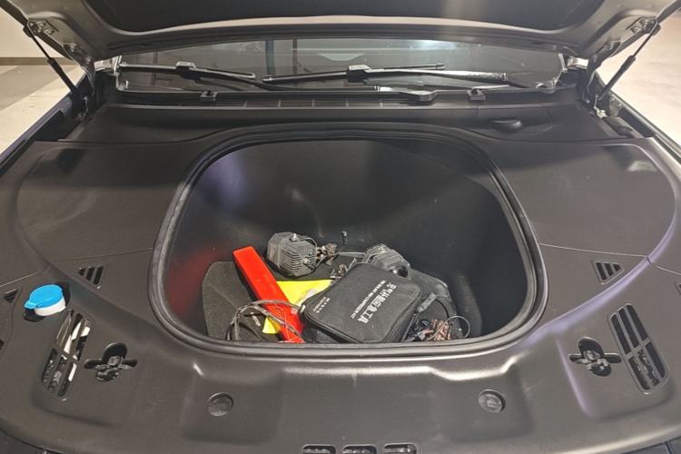 Used XPeng P7 2022 480E+ Engine Bay