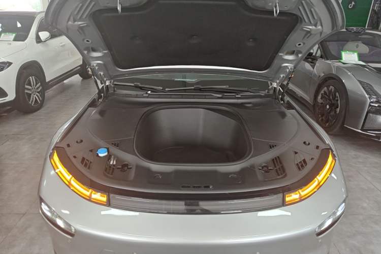 Used XPeng P7 2022 625E Engine Bay