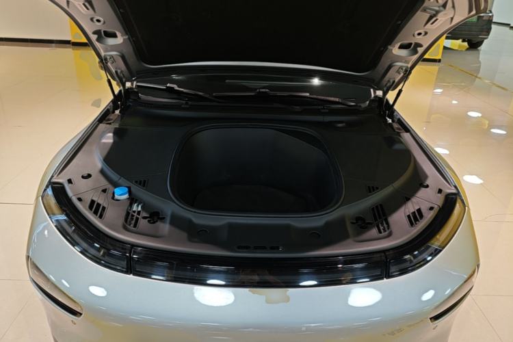 Used XPeng P7 2022 480E Engine Bay