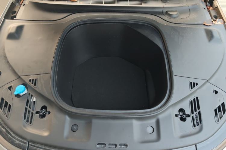 Used XPeng P7 2022 480E Engine Bay
