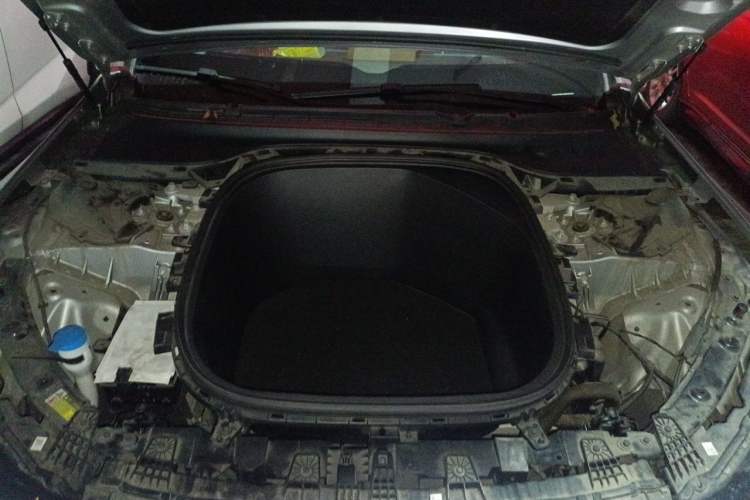 Used XPeng P7 2022 670N+ Engine Bay