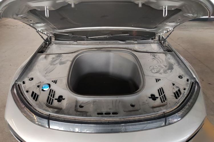 Used XPeng P7 2022 480E Engine Bay